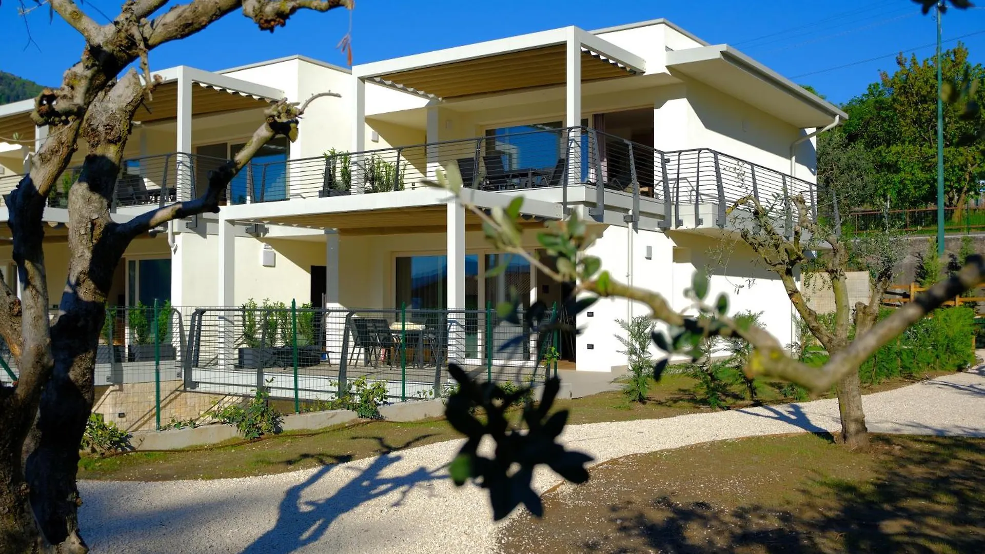 ריבה די סולטו Costa Blu - Pool And Terrace Overlooking The Lake ריבה די סולטו