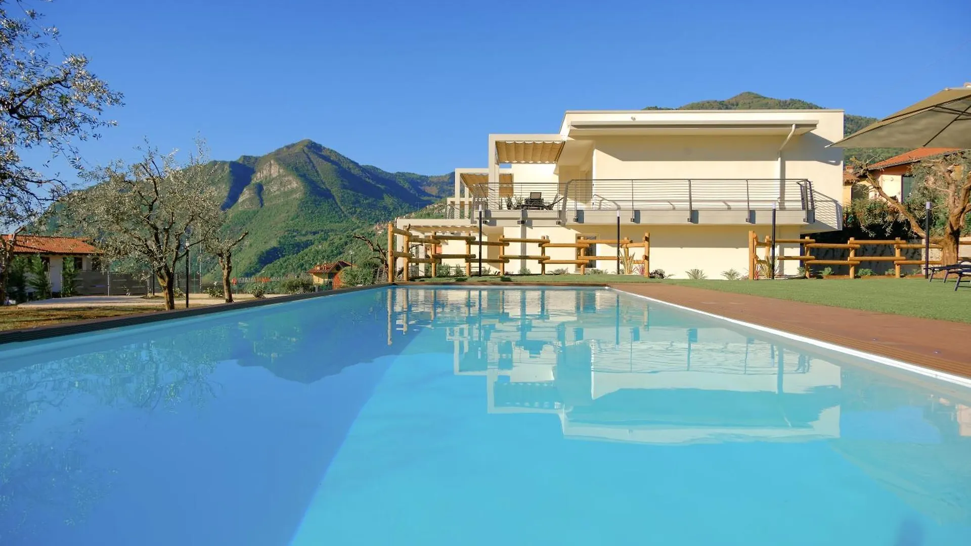 Costa Blu - Pool And Terrace Overlooking The Lake location